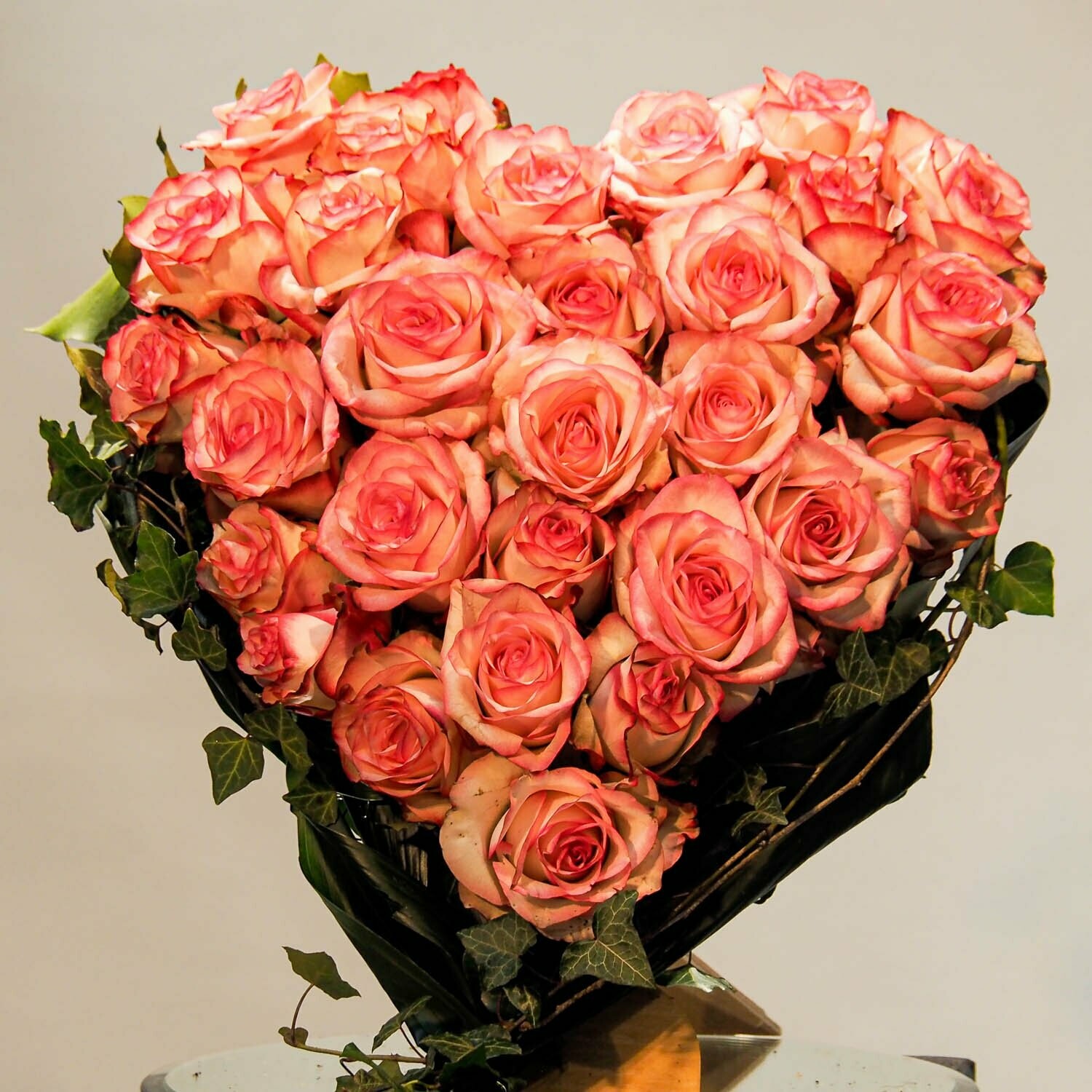 Trauer-Herz rosa, geschlossen mit Rosen , ca. 40 cm